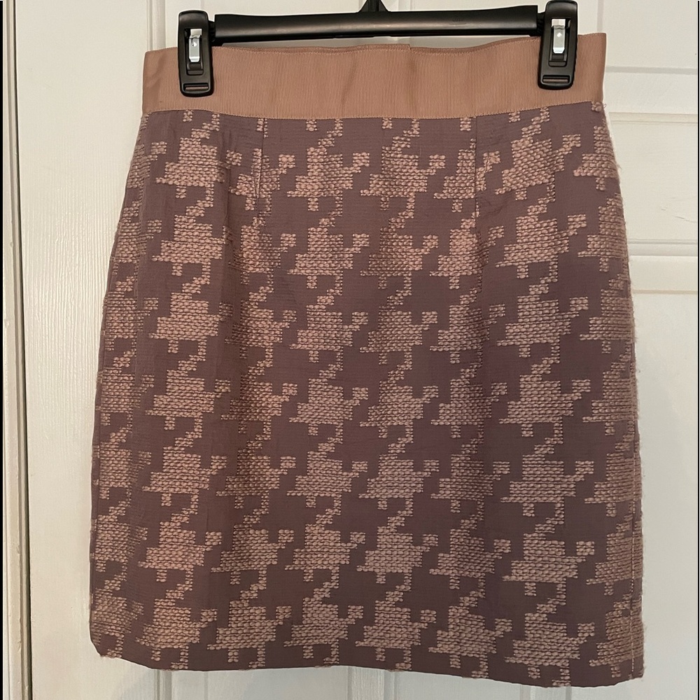 Ann Taylor Petites Mini‎ Grey Taupe fitted skirt.